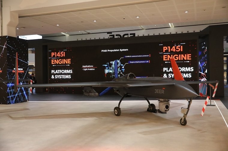 Jeer Emirati UAV (B)